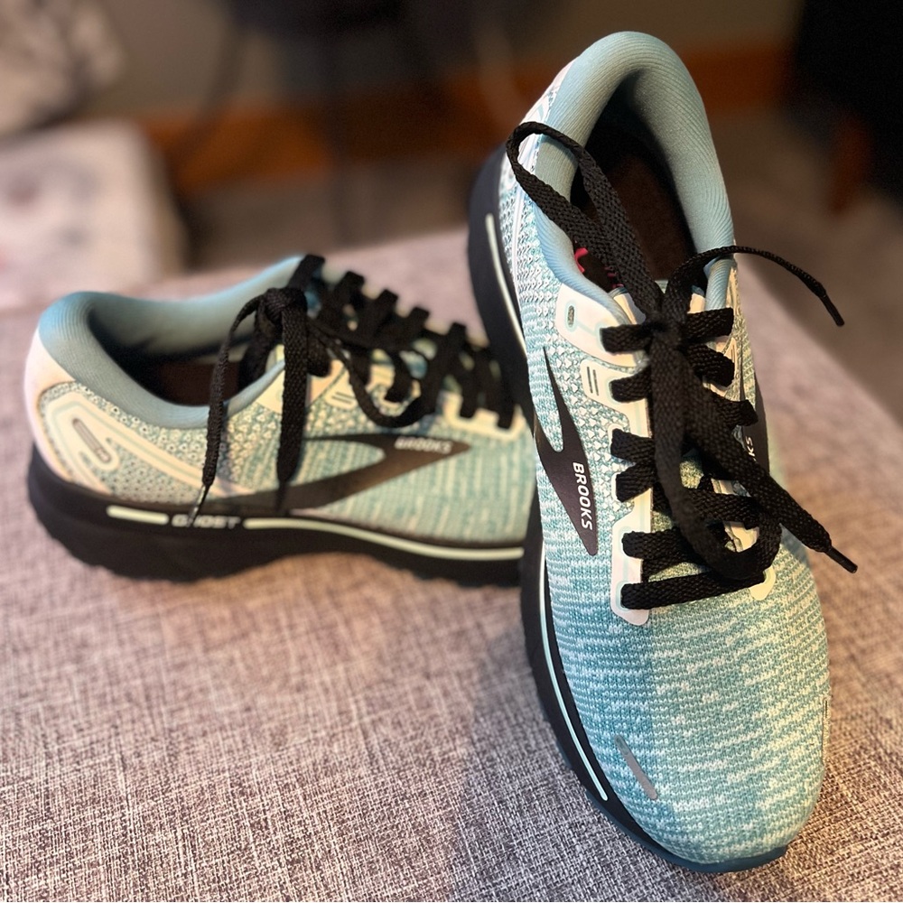 Brooks Ghost 14 Women’s 7.5 (Teal, White & Black)